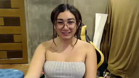 Pia online show from 10.21.25