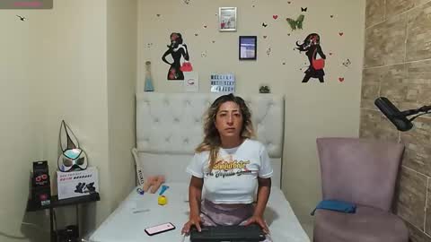 Snapshot of piaboquitasuave chatting on 03.11.26 PIA BOQUITA SUAVE online show from 03.11.26