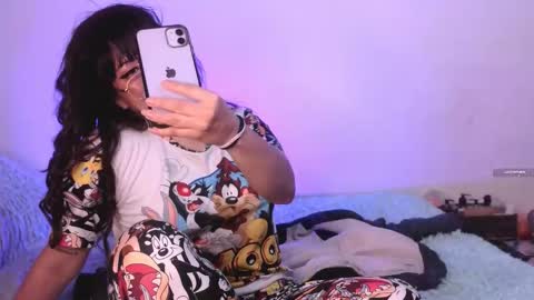 Snapshot of piafisher_ chatting on 11.27.25 PIA FISHER online show from 11.27.25