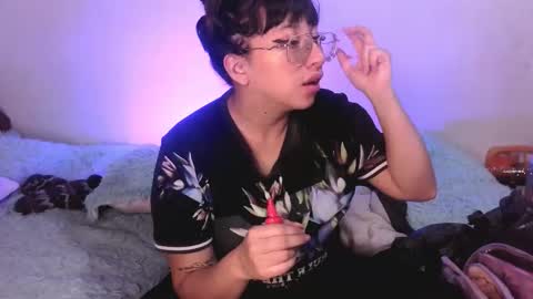 Snapshot of piafisher_ chatting on 11.28.25 PIA FISHER online show from 11.28.25