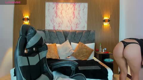 Your virtual goddess Luna  online show from 09.19.25