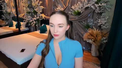Emelie online show from 02.25.25