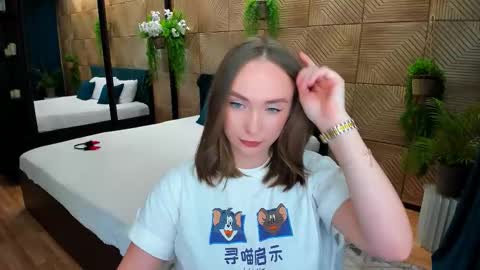 Emelie online show from 09.28.25