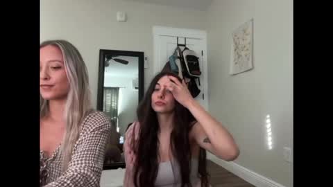 Snapshot of pieperx chatting on 11.08.25 piper online show from 11.08.25