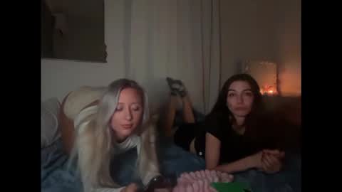 Snapshot of pieperx chatting on 11.11.25 piper online show from 11.11.25