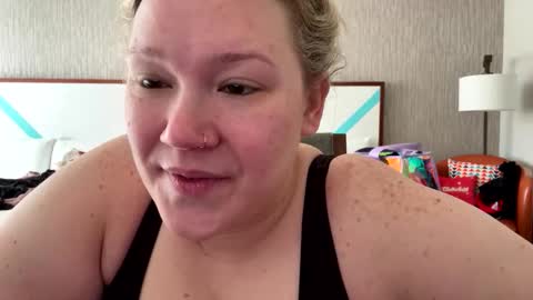 Piggy Rose online show from 04.21.26