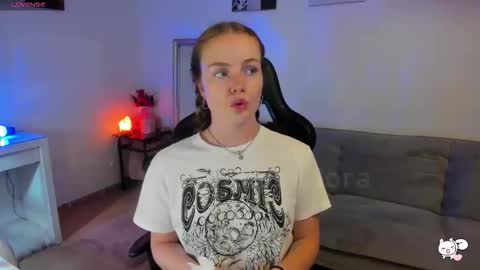 Snapshot of piinkpandora chatting on 09.22.25 PiinkPandora online show from 09.22.25