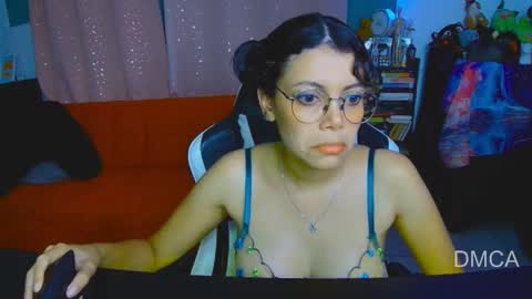 Snapshot of piixiie_d_oll chatting on 03.07.26 Andrea G online show from 03.07.26