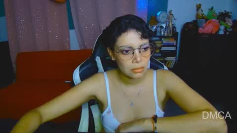 Snapshot of piixiie_d_oll chatting on 03.16.26 Andrea G online show from 03.16.26