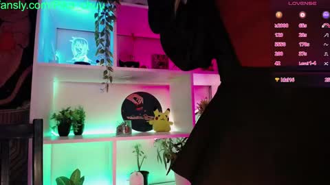 Snapshot of pika_pikaa chatting on 02.06.25 Sonya online show from 02.06.25