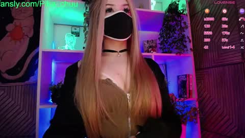 Snapshot of pika_pikaa chatting on 03.01.25 Sonya online show from 03.01.25