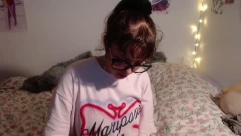 Snapshot of pikawiii chatting on 01.11.25 ill be back on monday 18th of november online show from 01.11.25