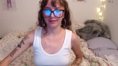 Snapshot of pikawiii chatting on 01.12.25 ill be back on monday 18th of november online show from 01.12.25