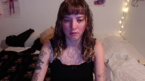 Snapshot of pikawiii chatting on 02.04.25 ill be back on monday 18th of november online show from 02.04.25