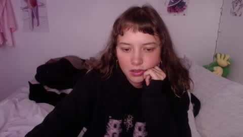 Snapshot of pikawiii chatting on 02.12.25 ill be back on monday 18th of november online show from 02.12.25