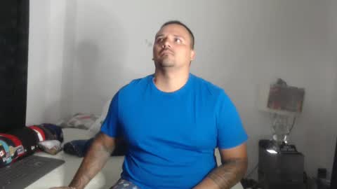 Snapshot of pikoro_gomez chatting on 03.04.25 pikoro_gomez online show from 03.04.25