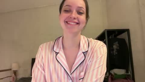 Snapshot of pileacadieri__ chatting on 03.12.25 Trisha     online show from 03.12.25