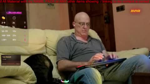 Snapshot of pilot_dave_69 chatting on 02.20.25 Dave online show from 02.20.25