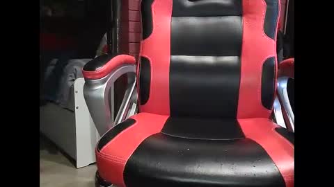 Snapshot of pils001 chatting on 09.20.25 Pils online show from 09.20.25