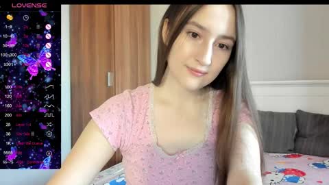 Snapshot of pingviluly chatting on 09.18.25 pingviluly online show from 09.18.25