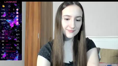 Snapshot of pingviluly chatting on 09.25.25 pingviluly online show from 09.25.25