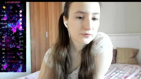 Snapshot of pingviluly chatting on 10.25.25 pingviluly online show from 10.25.25