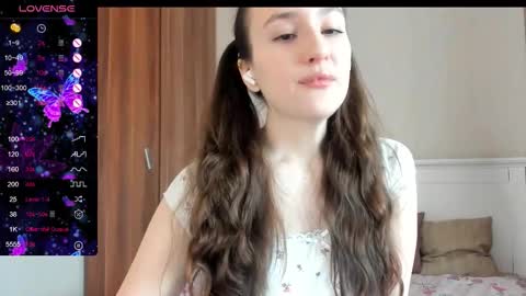 Snapshot of pingviluly chatting on 10.28.25 pingviluly online show from 10.28.25