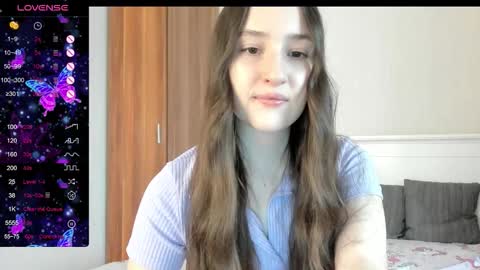 Snapshot of pingviluly chatting on 11.22.25 pingviluly online show from 11.22.25