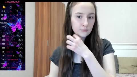 Snapshot of pingviluly chatting on 12.14.25 pingviluly online show from 12.14.25