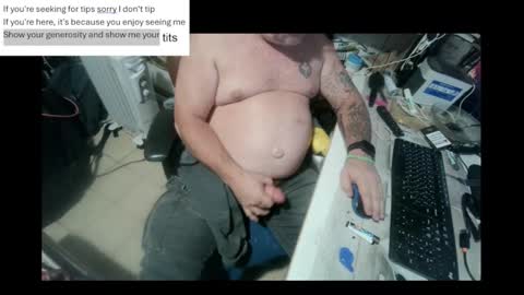 Snapshot of pini_z chatting on 01.07.25 pini_z online show from 01.07.25