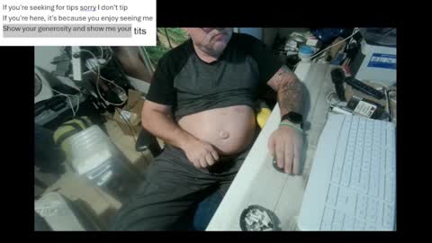 Snapshot of pini_z chatting on 01.21.25 pini_z online show from 01.21.25