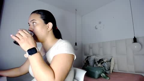 Snapshot of pink__tiffany chatting on 09.30.25 tiffany online show from 09.30.25