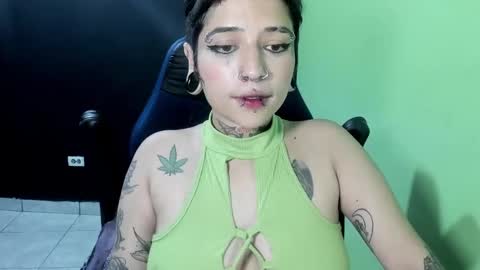 Snapshot of pink_dustt chatting on 12.04.24 weedcandy ig y twitter xpink dustt online show from 12.04.24
