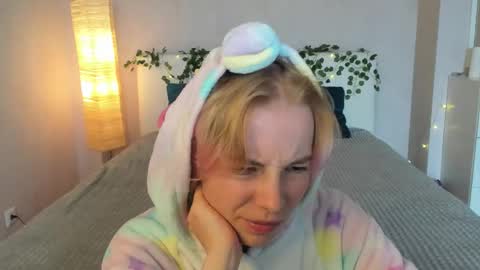 pink_lila18 online show from 09.09.25