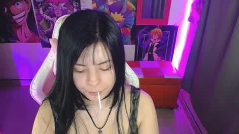 pink_yuii online show from 11.09.25