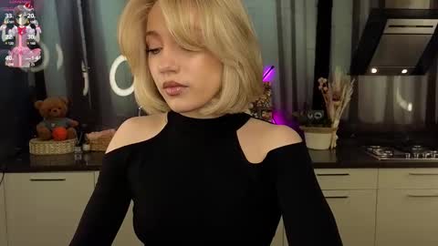 Snapshot of pinkadele chatting on 02.27.25 Adele online show from 02.27.25