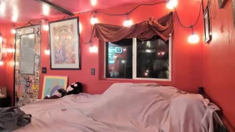 Snapshot of pinkandheated chatting on 01.24.25 Virginity smiles online show from 01.24.25