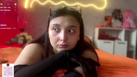 Snapshot of pinkncrazy chatting on 10.22.25 HERES ALICE WELCOME EVERYONE LOVENSE DOMI REACT TO YOUR TIPS LETS MAKE A GREAT SHOW TOGETHER online show from 10.22.25