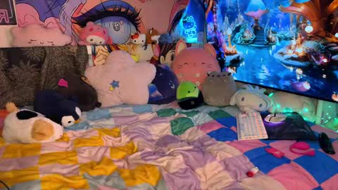 Snapshot of pinkocean3 chatting on 03.10.25 Gwenie online show from 03.10.25