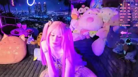 Snapshot of pinkocean3 chatting on 09.29.25 Gwenie online show from 09.29.25