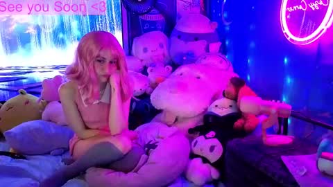 Snapshot of pinkocean3 chatting on 10.12.25 Gwenie online show from 10.12.25