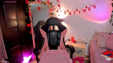 Sarah .. online show from 02.15.25