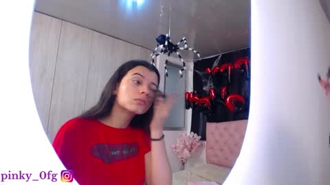 pinky_f00x online show from 10.29.25