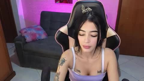 Snapshot of pinkygirl20 chatting on 10.03.25 pinkygirl20 online show from 10.03.25