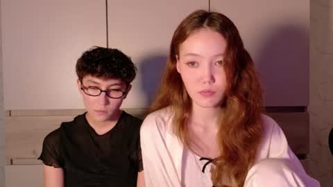 Li long hair and Ru short hair online show from 06.30.26