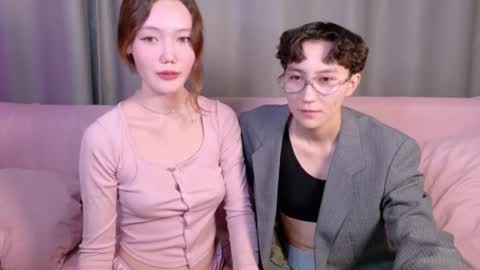 Li long hair and Ru short hair online show from 07.18.26