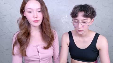 Li long hair and Ru short hair online show from 07.19.26