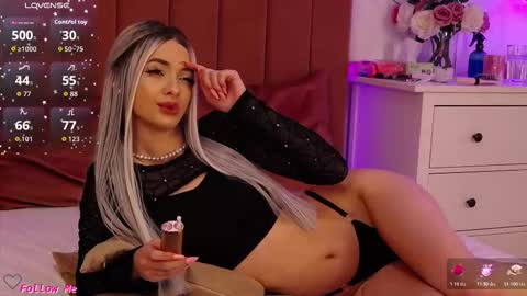 Snapshot of pinkyspark chatting on 12.15.25 Pinky online show from 12.15.25