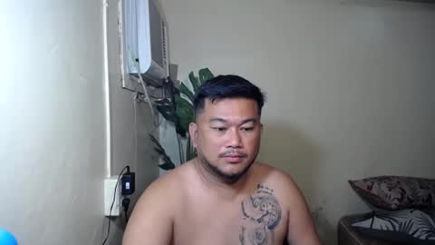 Snapshot of pinoy041087 chatting on 10.13.25 pinoy041087 online show from 10.13.25