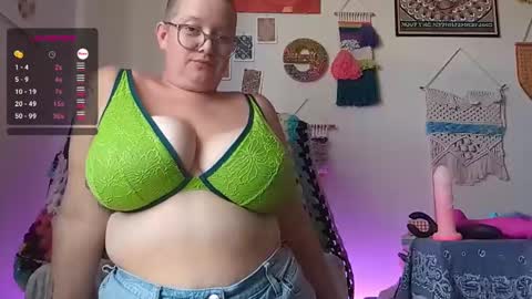 Em online show from 12.10.24